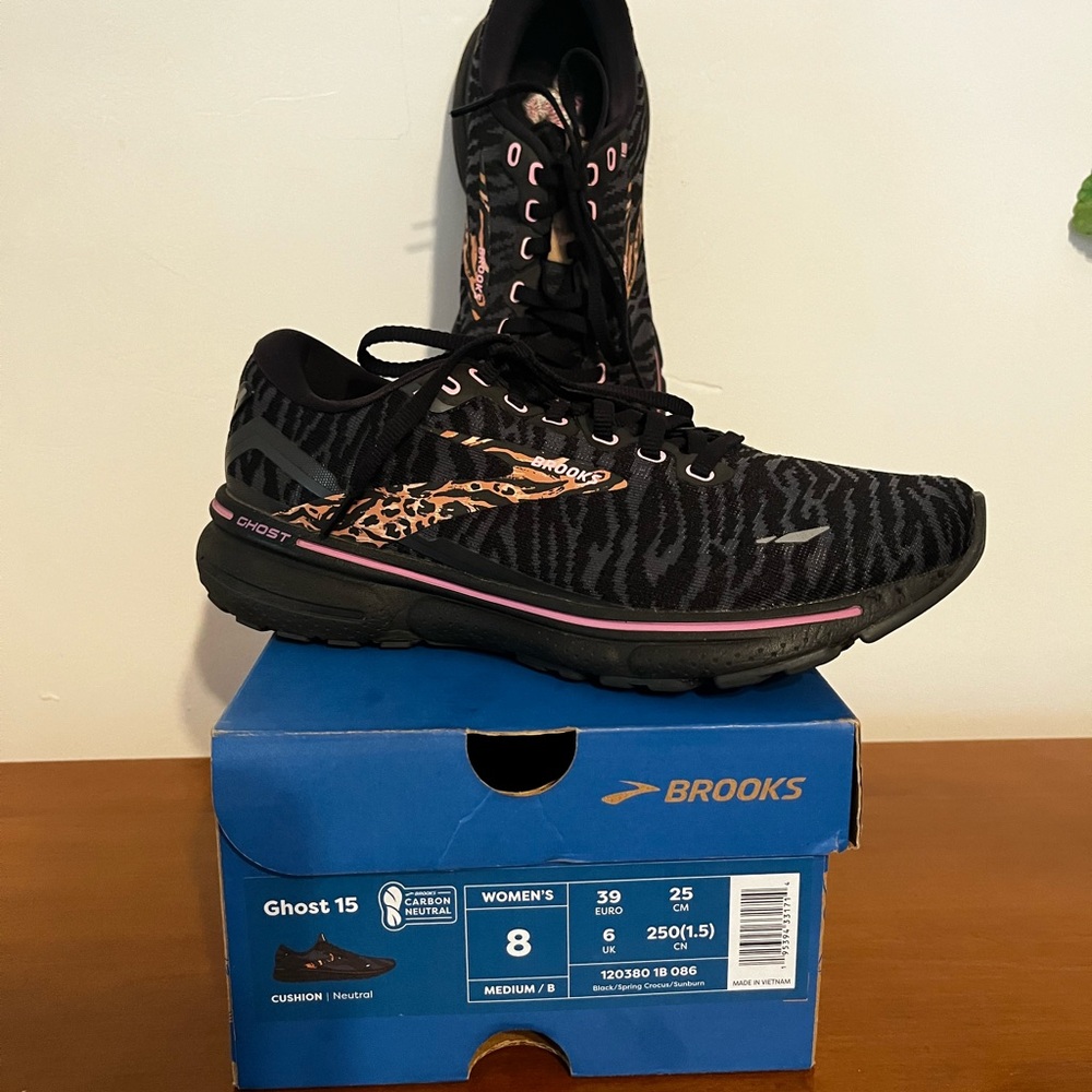 Brooks Women's Ghost 15 Black and Pink Sneakers